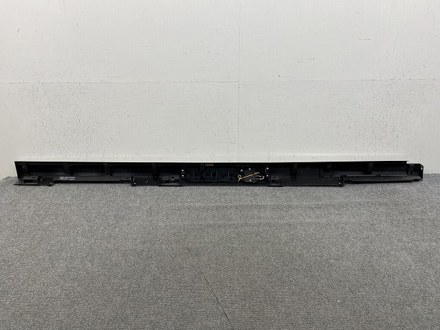 セレナ X/XV/C28/NC28 e-POWER/GC28 右 サイドステップ/サイドスカート 76851 7DA0A/76851 7DE0A シルバーメタリック K23 日産(150213)