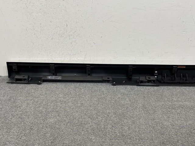 セレナ X/XV/C28/NC28 e-POWER/GC28 右 サイドステップ/サイドスカート 76851 7DA0A/76851 7DE0A シルバーメタリック K23 日産(150213)
