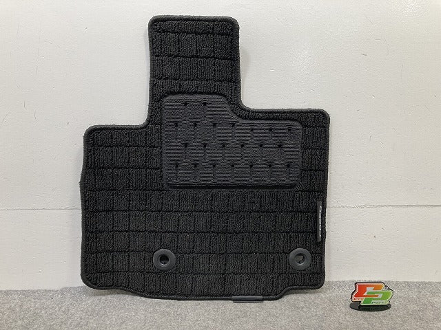 新車取り外し!フリード GT1/GT2/GT3/GT4/GT5/GT6/GT7/GT8 純正  フロアカーペットマット フロントシート 運転席 ホンダ(150232)