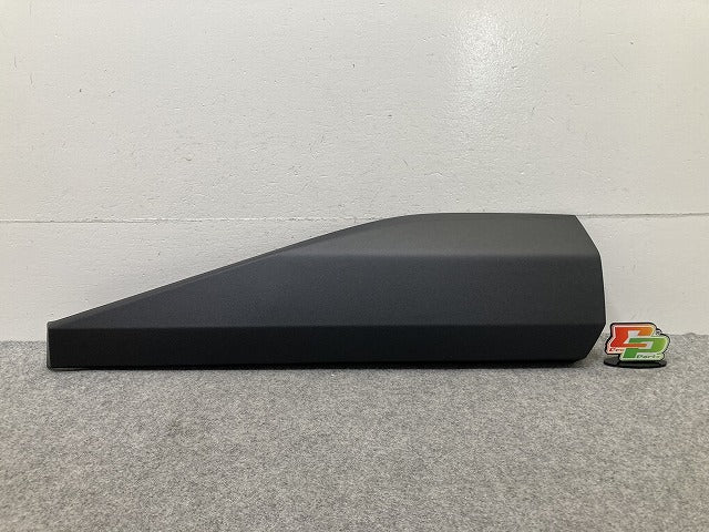 新車取り外し!RAV4 ラブ4 60系/AXAN64 純正 右 リア サイドステップ/サイドスカート プロテクター RH 75077-42080 MSD44-42007-A1(150266)