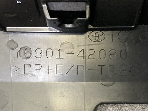 新車取り外し!RAV4 ラブ4 60系/AXAN64 純正 右 サイドパネル フェンダー プロテクター マッドガード 76901-42080 素地 トヨタ(150269)
