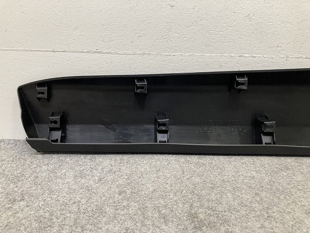 新車取り外し!RAV4 ラブ4 60系/AXAN64 純正 右 フロント サイドステップ/サイドスカート RH 75073-42080 MSD44-42007-A1 素地(150272)