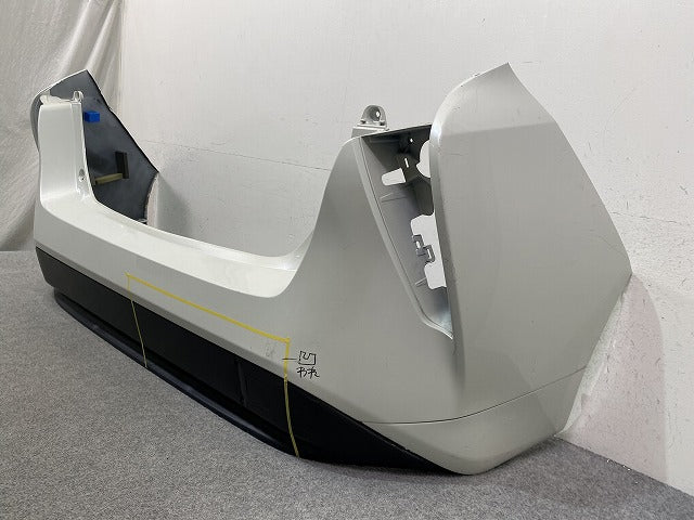 プリウス 50系/ZVW50/ZVW51/ZVW55 純正 前期 リア バンパー スポイラー付 Rバンパー 52159-47110/30 ホワイトパール 070(150314)