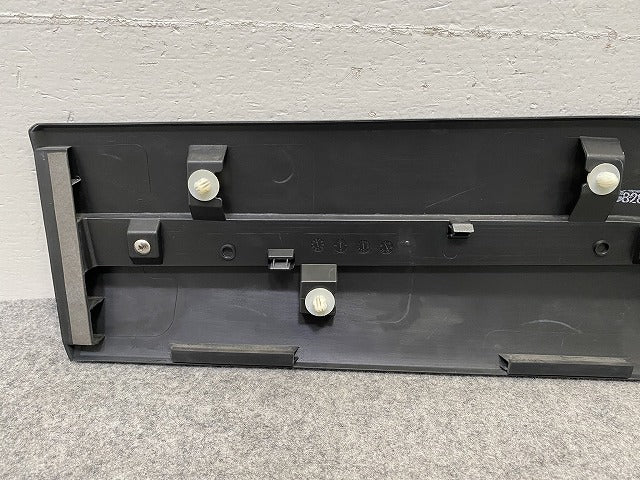 キックス/KICKS P15/RP15/SNP15 純正 右 リア サイドパネル ドア モール/プロテクター RH 82870 5RF0A/B 82870-5RY0B 素地 日産(150335)