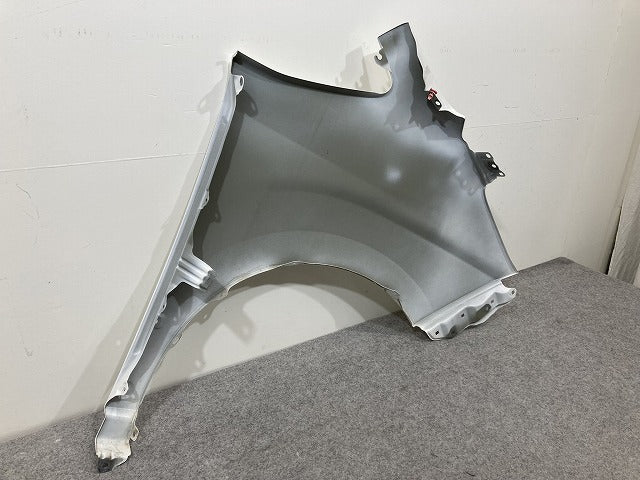 ノア NOAH 80系/ZRR80G/ZRR85G/ZRR80W/ZRR85W/ZWR80W/ZWR80G 純正 左 フロント フェンダー ホワイトパールクリスタルシャイン(150342)