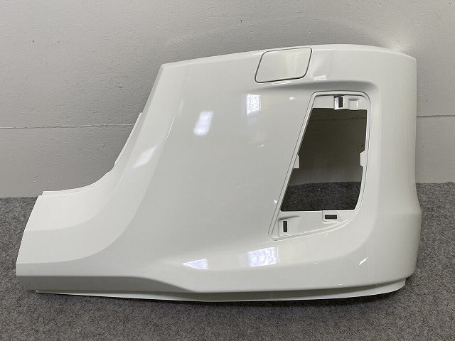 新車取り外し!エルフ/フォワード 純正 フロント バンパー 4/5X CRG/5X CRG/BH/4/5X CRG  1-86722179-0 ホワイト ソリッド いすゞ(150380)