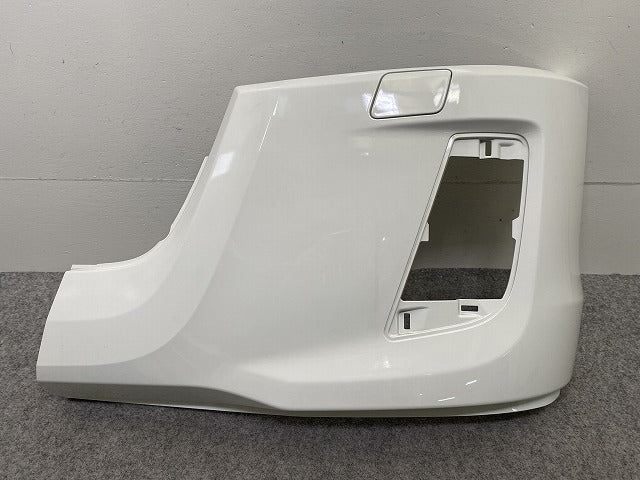 新車取り外し!エルフ/フォワード 純正 フロント バンパー 4/5X CRG/5X CRG/BH/4/5X CRG  1-86722179-0 ホワイト ソリッド いすゞ(150384)