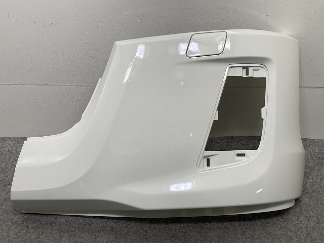 新車取り外し!エルフ/フォワード 純正 フロント バンパー 4/5X CRG/5X CRG/BH/4/5X CRG  1-86722179-0 ホワイト ソリッド いすゞ(150386)