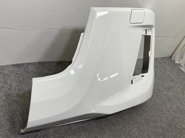 新車取り外し!エルフ/フォワード 純正 フロント バンパー 4/5X CRG/5X CRG/BH/4/5X CRG  1-86722179-0 ホワイト ソリッド いすゞ(150386)