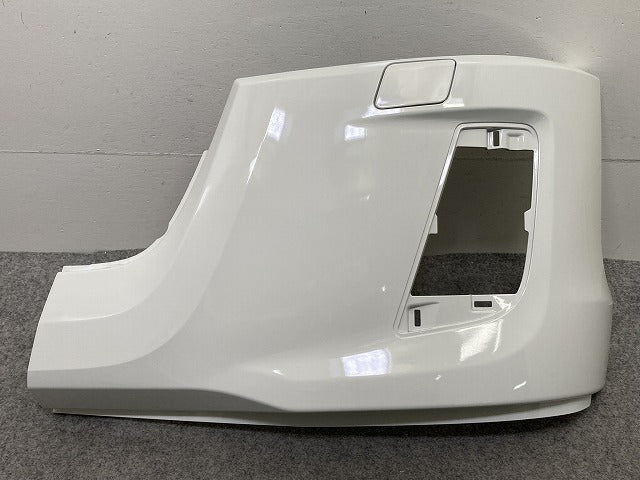 新車取り外し!エルフ/フォワード 純正 フロント バンパー 4/5X CRG/5X CRG/BH/4/5X CRG  1-86722179-0 ホワイト ソリッド いすゞ(150388)