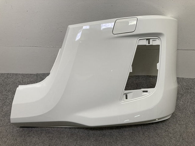 新車取り外し!エルフ/フォワード 純正 フロント バンパー 4/5X CRG/5X CRG/BH/4/5X CRG  1-86722179-0 ホワイト ソリッド いすゞ(150390)