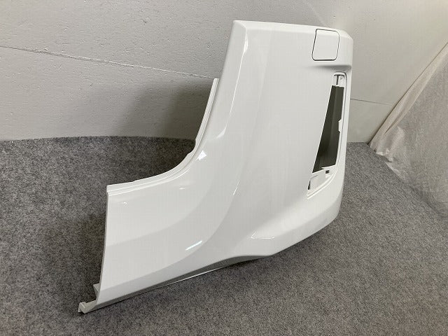 新車取り外し!エルフ/フォワード 純正 フロント バンパー 4/5X CRG/5X CRG/BH/4/5X CRG  1-86722179-0 ホワイト ソリッド いすゞ(150390)