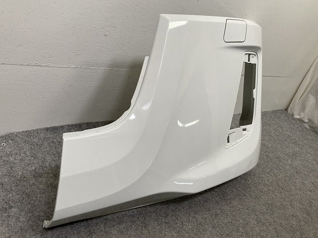 新車取り外し!エルフ/フォワード 純正 フロント バンパー 4/5X CRG/5X CRG/BH/4/5X CRG  1-86722179-0 ホワイト ソリッド いすゞ(150392)