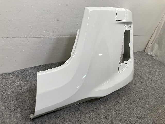 新車取り外し!エルフ/フォワード 純正 フロント バンパー 4/5X CRG/5X CRG/BH/4/5X CRG  1-86722179-0 ホワイト ソリッド いすゞ(150394)