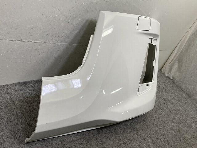 新車取り外し!エルフ/フォワード 純正 フロント バンパー 4/5X CRG/5X CRG/BH/4/5X CRG  1-86722179-0 ホワイト ソリッド いすゞ(150395)
