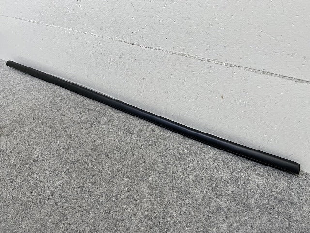 新品!X1 F48 純正 左 リア ドア ベルトモール アウター 51357349661 ブラック BMW(150398)