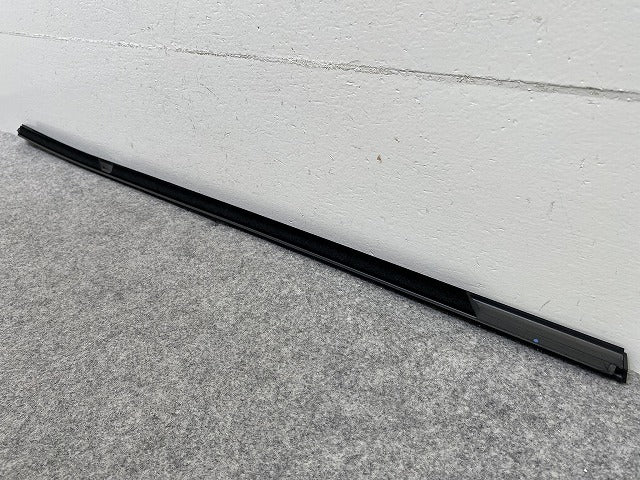新品!X1 F48 純正 左 リア ドア ベルトモール アウター 51357349661 ブラック BMW(150398)