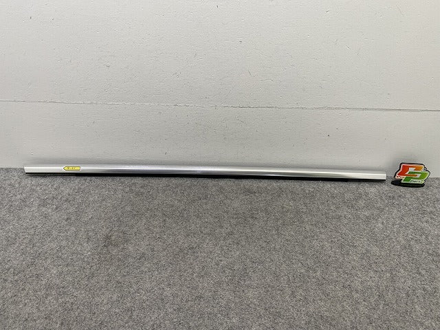 新品!A3 8Y系 純正 左 リア ドア ベルトモール アウター 8Y0 839 475 D 3Q7 8Y0839475D3Q7 メッキ アウディ(150403)