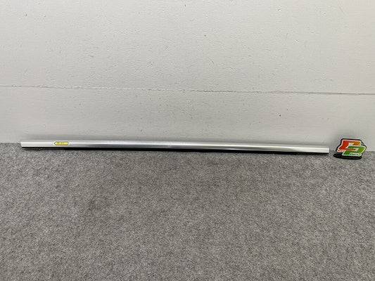 新品!A3 8Y系 純正 左 リア ドア ベルトモール アウター 8Y0 839 475 D 3Q7 8Y0839475D3Q7 メッキ アウディ(150403)