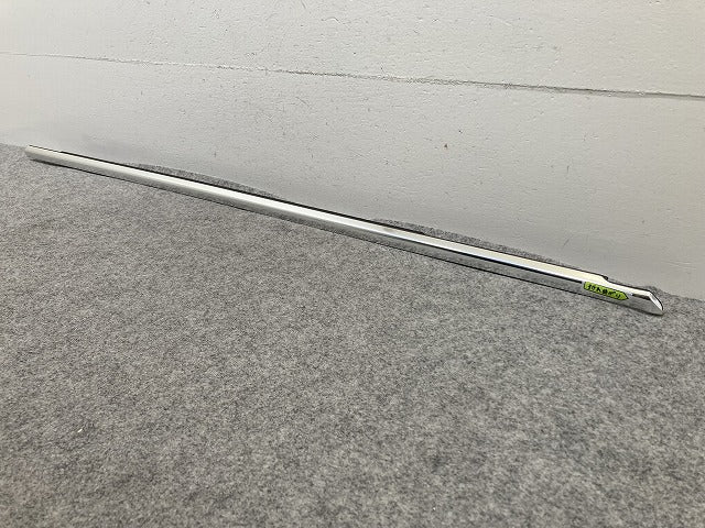 新品! 純正 フロント ドア ベルトモールアウター右側 51337182276 メッキ BMW(150409)