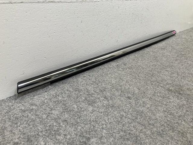 新品!ミニ F60 純正 左 リア ドア ベルトモール 51357390171 メッキ MINI(150410)