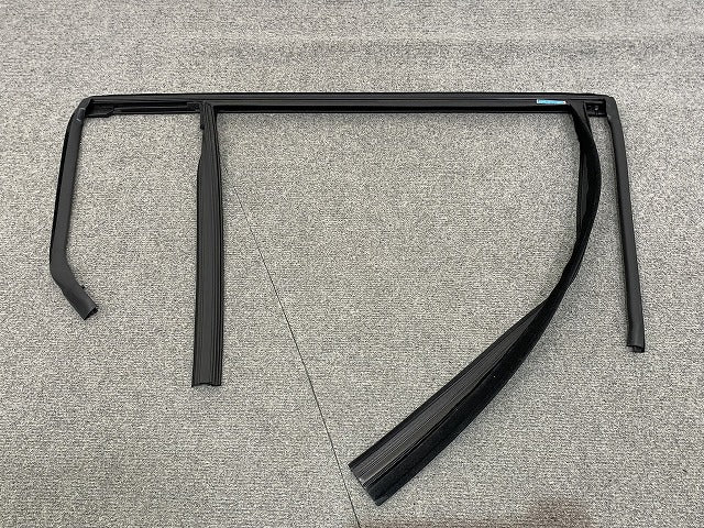 新品!V60 FB/FD 系 純正 左 リア ドア ガラスランチャンネル 312 533 14 31352555 ブラック ボルボ(150415)