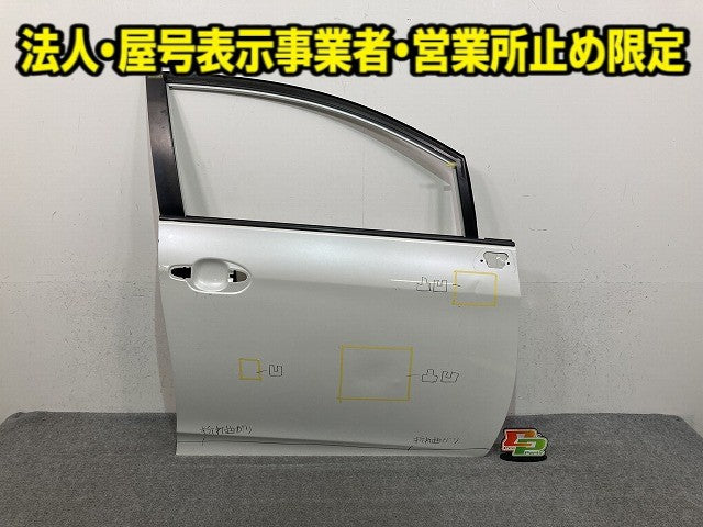ラクティス NCP120/NCP125/NSP120 純正 右 フロント ドア ホワイトパールクリスタルシャイン 070 トヨタ(150417)