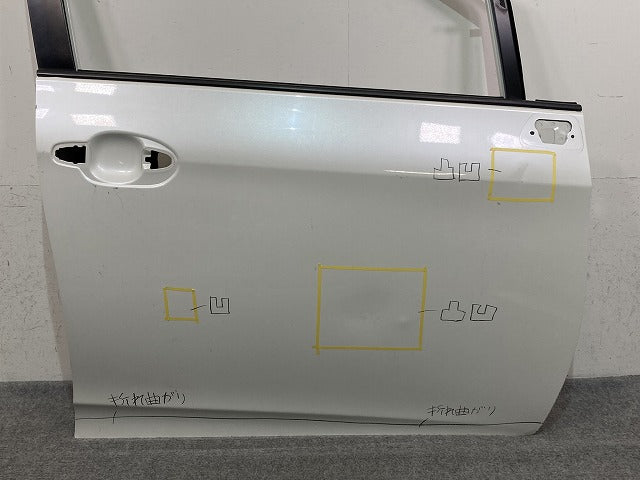 ラクティス NCP120/NCP125/NSP120 純正 右 フロント ドア ホワイトパールクリスタルシャイン 070 トヨタ(150417)