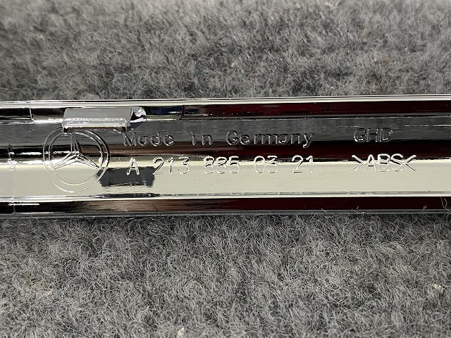新品!Eクラス W213 純正 リア バンパーメッキモール/ガーニッシュ A213 885 03 21 A2138850321 メッキ メルセデスベンツ(150418)