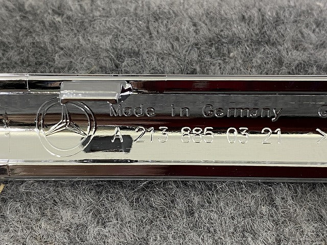 新品!Eクラス W213 純正 リア バンパーメッキモール/ガーニッシュ A213 885 03 21 A2138850321 メッキ メルセデスベンツ(150419)