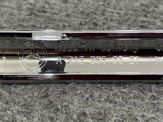 新品!Eクラス W213 純正 リア バンパーメッキモール/ガーニッシュ A213 885 03 21 A2138850321 メッキ メルセデスベンツ(150421)