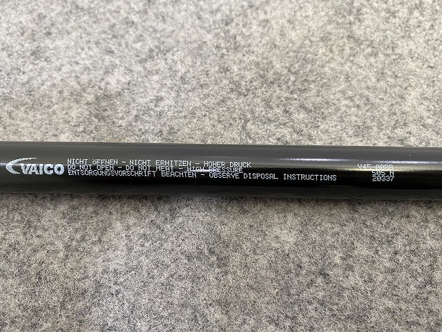 新品!カイエン 社外 リア ガススプリング リアハッチ VAICO V45-0088 95851255000 ブラック ポルシェ(150423)