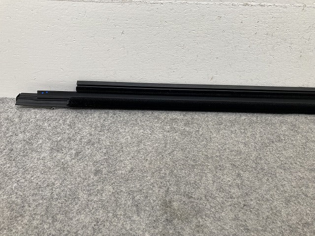 新品!Q3 8U系 純正 右 フロント ドア ベルトモール 8U0.853.283 8U08532842ZZ メッキ アウディ(150425)