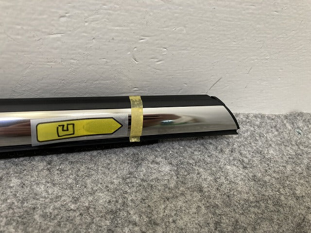 新品!ミニ 5ドア(F55) 純正 右 フロント ドア ベルト モール 51337322514 メッキ MINI(150430)