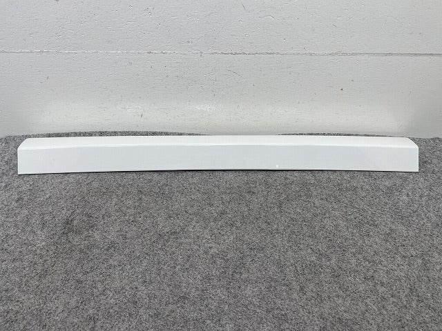 新車取り外し!エルフ 純正 フロント バンパー センターカバー 1X 2X ホワイト ソリッド いすゞ(150432)