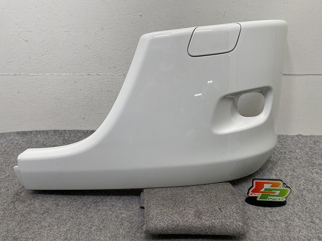 新車取り外し!エルフ 純正 左 フロント バンパー カバー 3X ホワイト ソリッド いすゞ(150434)