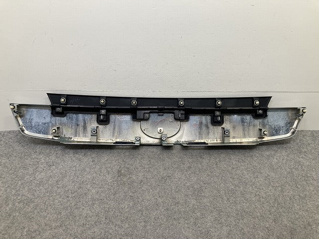 ヴェルファイア 30系/AGH30W/AGH35W/GGH30W/GGH35W 純正 前期 リア ガーニッシュ 76801-58180/76811-58130 メッキ トヨタ(150440)