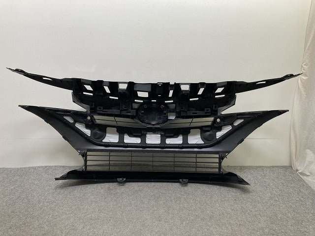 プリウス PHV ZVW52 純正 後期 フロント グリル/ラジエーターグリル 53101-47041 グレー トヨタ(150454)