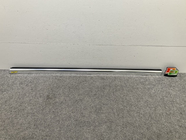 美品!CLAクラス C117 純正 左 フロント ドア ベルトモール アウター LH A 117 725 01 82 A117250182 メッキ メルセデスベンツ(150485)