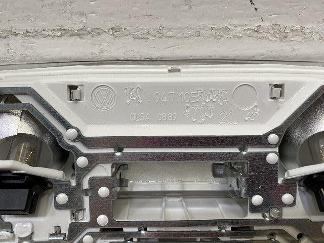 新品!ゴルフ5/GOLFⅤ 1K系 純正 フロント ルームランプ 1K0.947.105.R.WRC 1K0947105RWRC 素地 フォルクスワーゲン(150496)