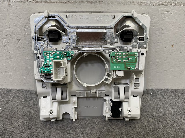 新品!ゴルフ5/GOLFⅤ 1K系 純正 フロント ルームランプ 1K0.947.105.R.WRC 1K0947105RWRC 素地 フォルクスワーゲン(150498)