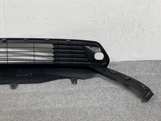新車取り外し!ヤリスクロス MXPB10/MXPB15/MXPJ10/MXPJ15 純正 ロア フロント スポイラー 52129-52240 52129-52240 素地 トヨタ(150521)