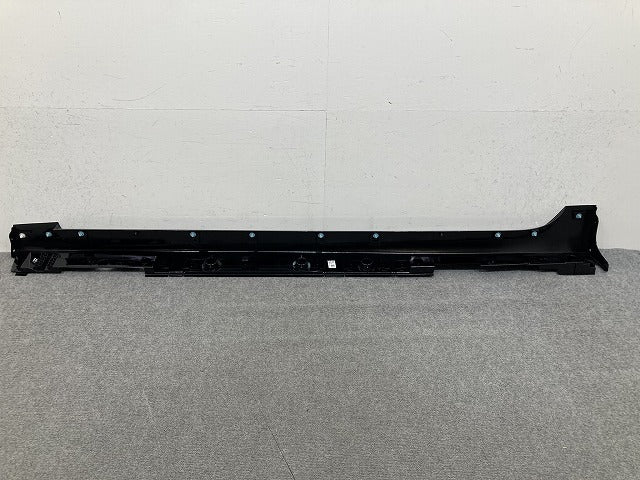 新品!プリウス 50系/ZVW50/ZVW51/ZVW55 純正 右 サイドステップ/サイドスカート RH 75850-47030 75850-47030-C0 ブラック 218(150522)