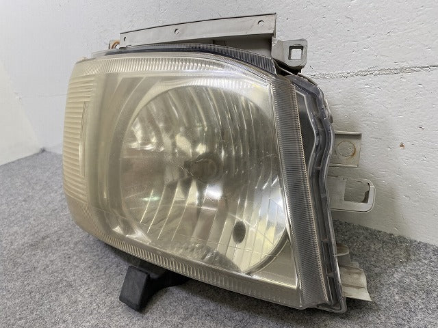 ハイエース 200系/1型/2型 純正 前期 右 ヘッドライト/ランプ レベライザーハロゲン 刻印48 RH KOITO 26-117 81130-26480 トヨタ(150544)
