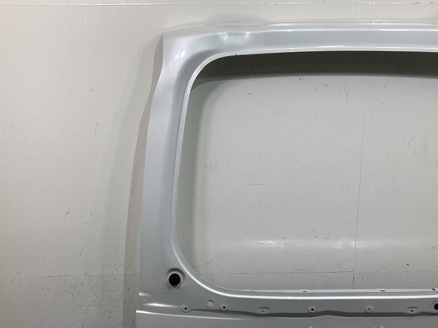 セレナ C28/NC28/GC28/FC28/FNC28/GFC28 純正 リアゲート/バックドア/リアハッチ プリズムホワイト QBE 日産(150549)