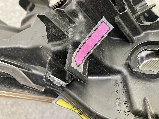 プリウス 50系/ZVW50/ZVW51/ZVW55 純正 前期 左 ヘッドライト/ランプ LED 刻印C3 LH KOITO 47-75 トヨタ(150550)
