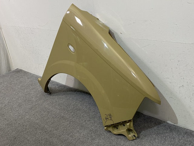 ミラ トコット LA550S/LA560S 純正 右 フロント フェンダー RH 53811-B2B10 サンドベージュメタリック T34 ダイハツ(150552)