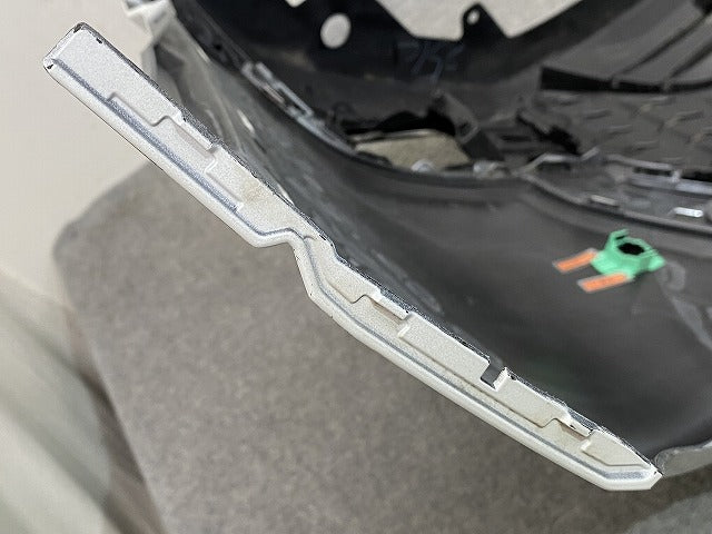 カローラ クロス ZSG10/ZVG11/ZVG15/ZVG13/ZVG16 純正 フロント バンパー スポイラー付 52119-16580 ホワイトパール 089 トヨタ(150570)