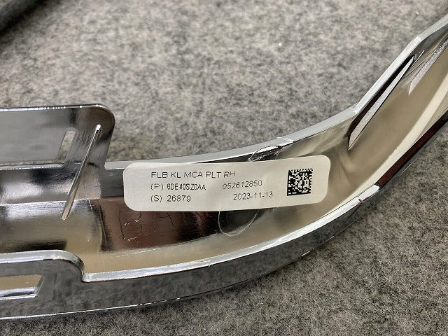 新品!グランドチェロキー 純正 右 フォグカバー/フォグランプカバー ベゼル 052612850 6DE40SZ0AA001 メッキ クライスラー(150573)