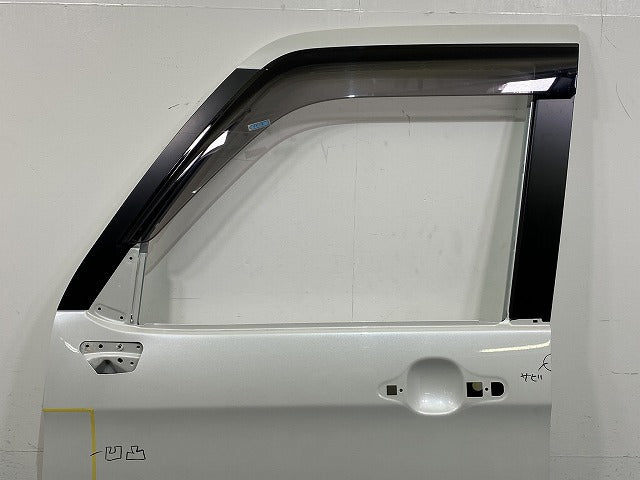 ルーミー/タンク/トール M900A/M910A/M900S/M910S 純正 左 フロント ドア バイザー付 パールホワイトIII W24 トヨタ(150600)